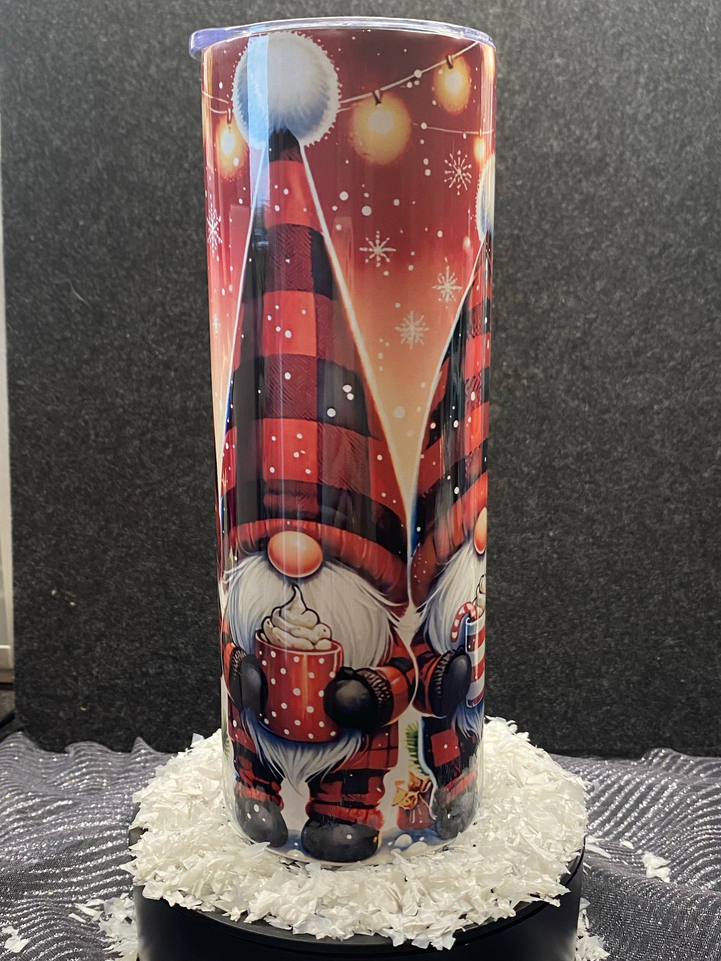 🎁 Thermobecher „Drei Wichtel mit Kakao“ – Weihnachtsfreunde