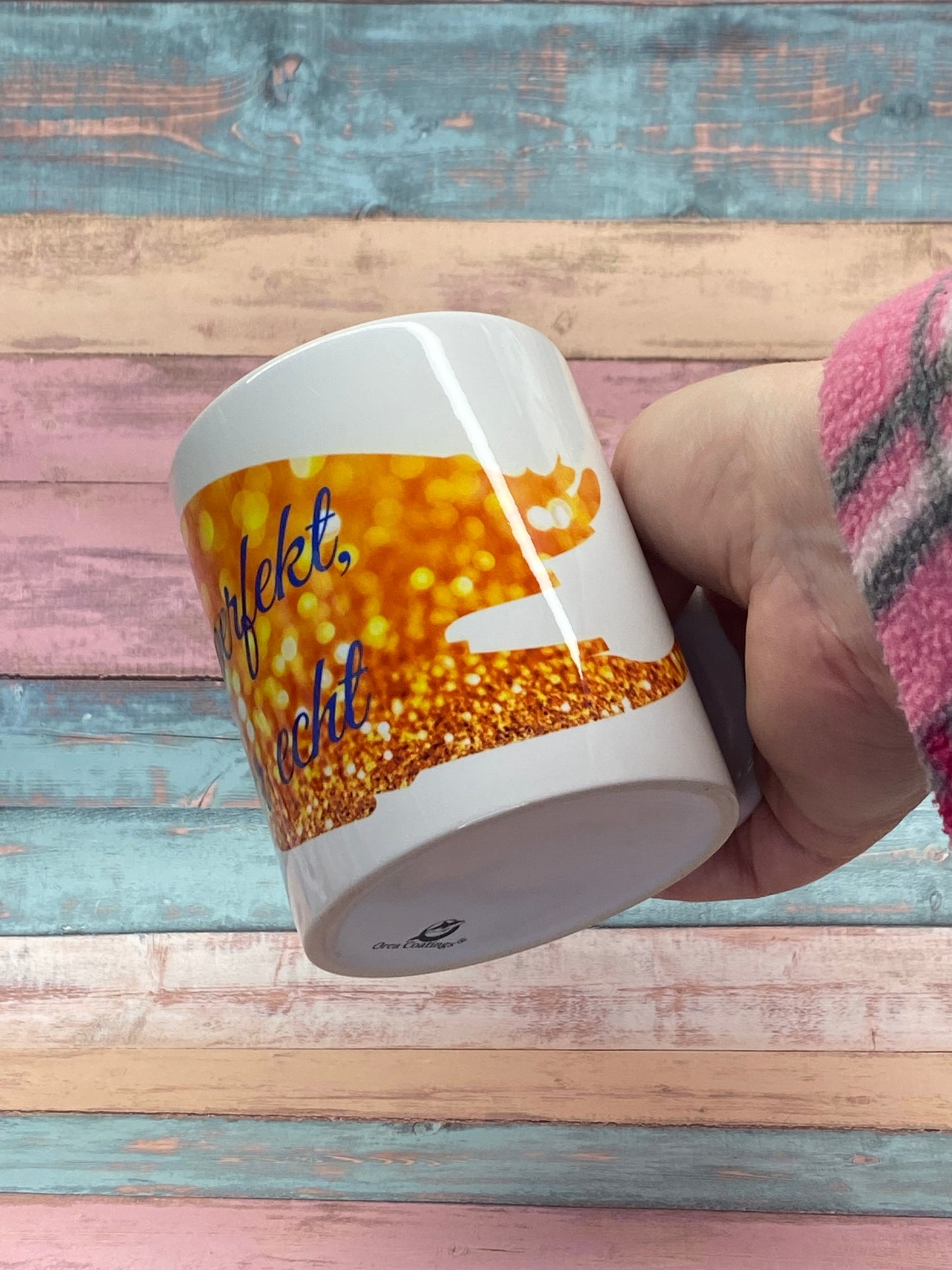 Tasse „Nicht perfekt, aber echt“ – Keramiktasse mit Glanzdesign
