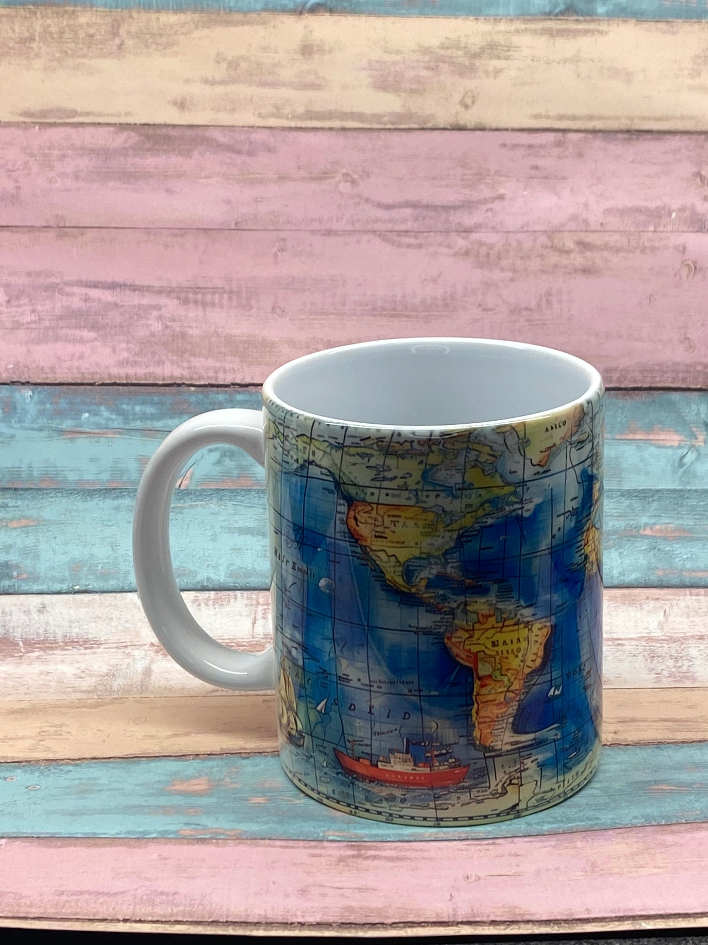 🌍 Keramiktasse „Weltkarte Vintage“ – Für Reiseliebhaber & Entdecker