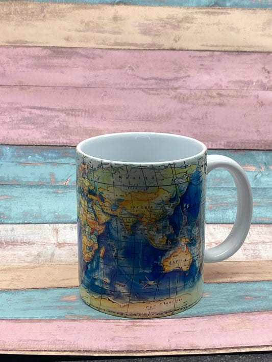 🌍 Keramiktasse „Weltkarte Vintage“ – Für Reiseliebhaber & Entdecker