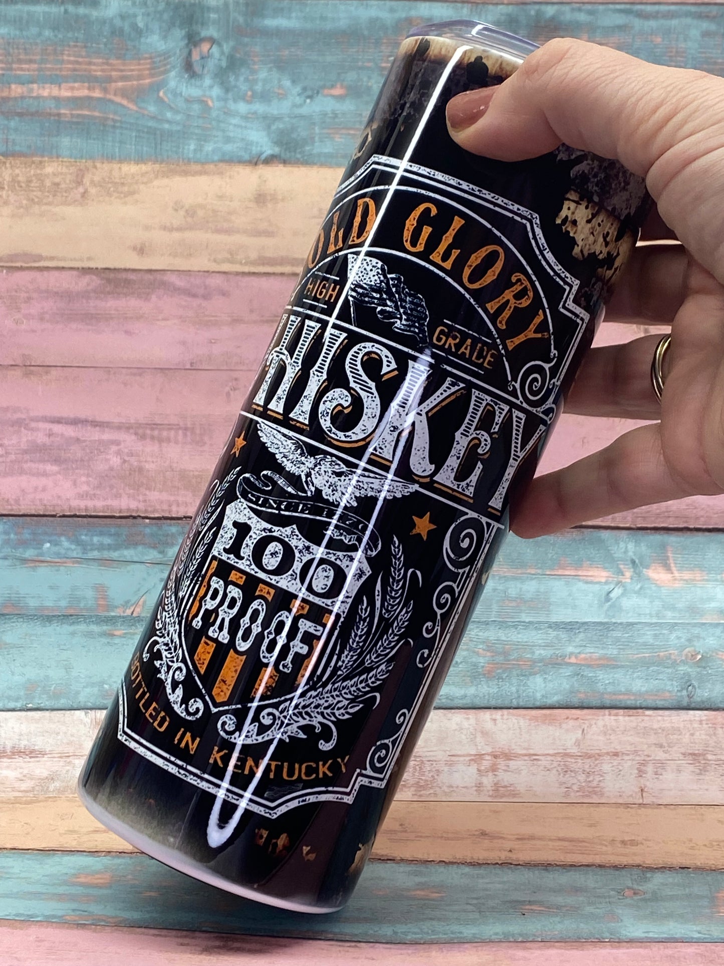 🥃 Edelstahl Tumbler „Old Glory Whiskey“ – Charakter. Stärke. Stil.