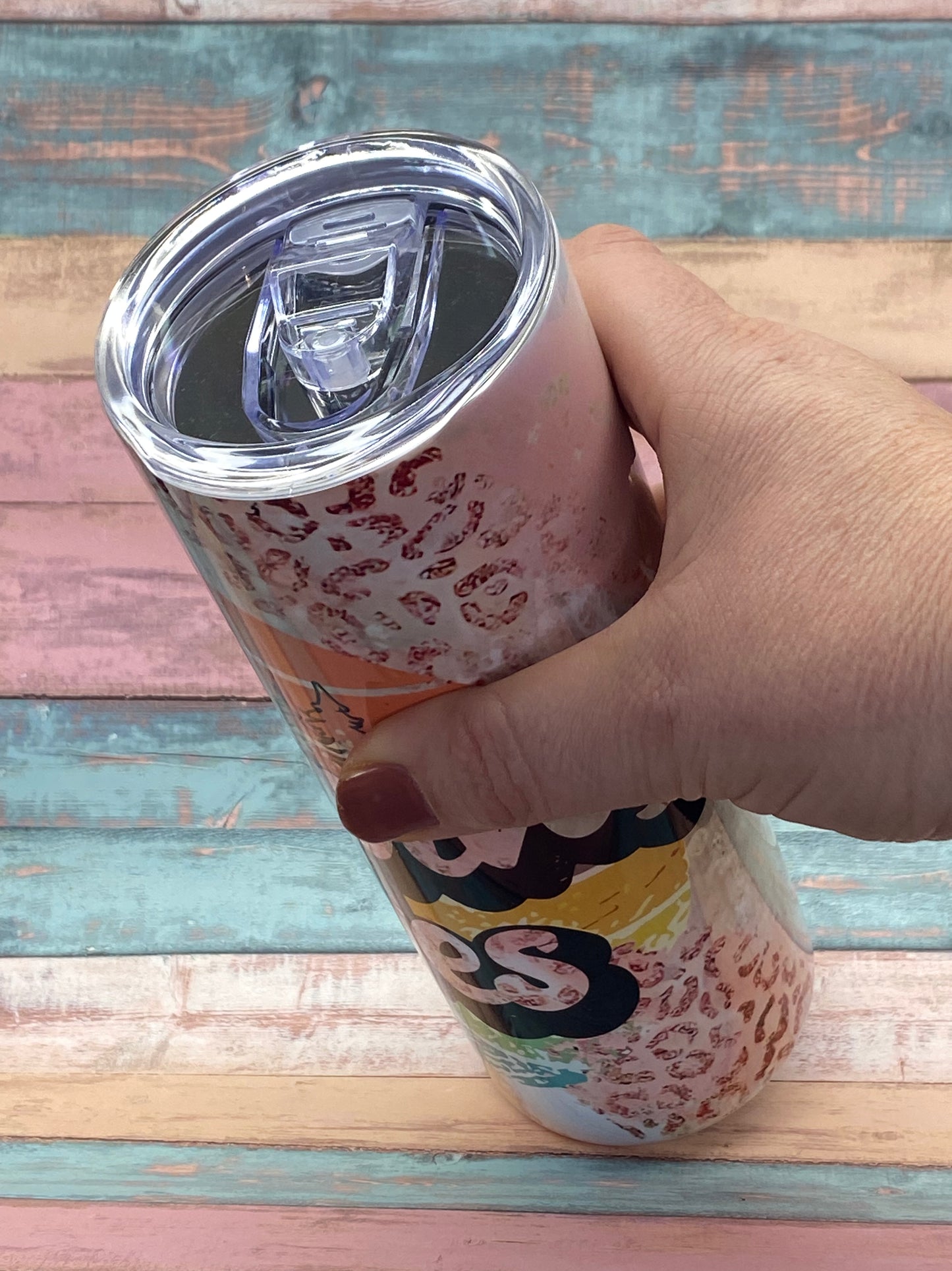 Edelstahltumbler „Camping Vibes“ – 20 oz (ca. 590 ml)