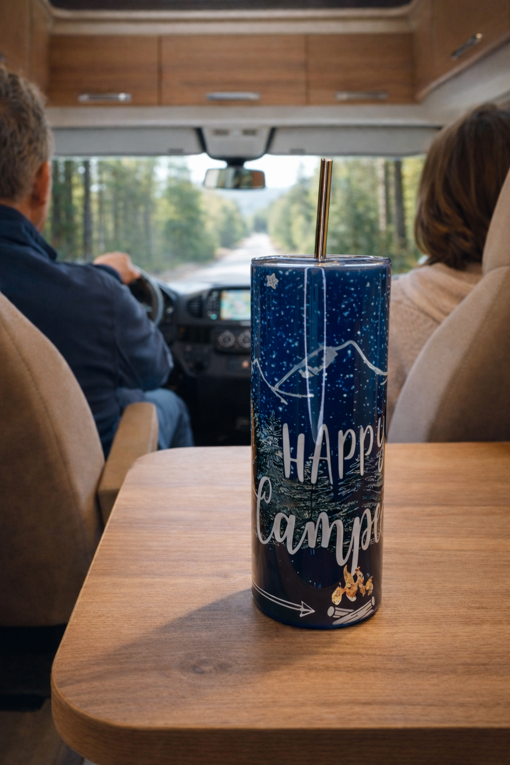 Edelstahltumbler „Happy Camper“ – 20 oz (ca. 590 ml)