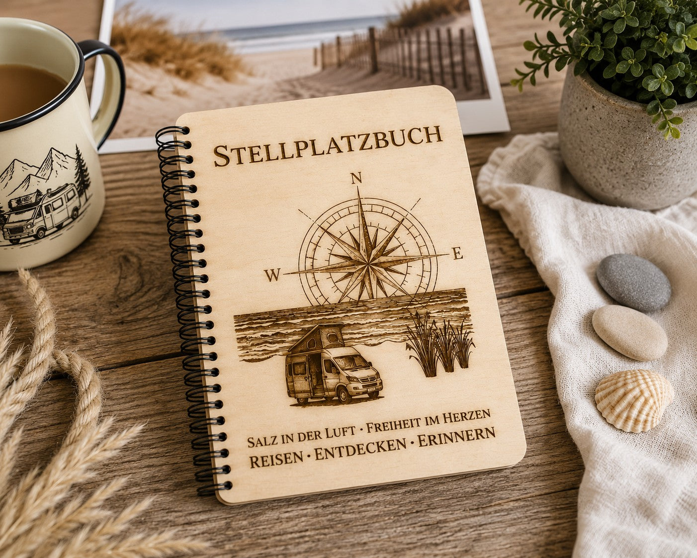 Stellplatzbuch Coast Edition aus Holz – Camping Tagebuch für Wohnmobil & Camper | Reisetagebuch mit Holzcover