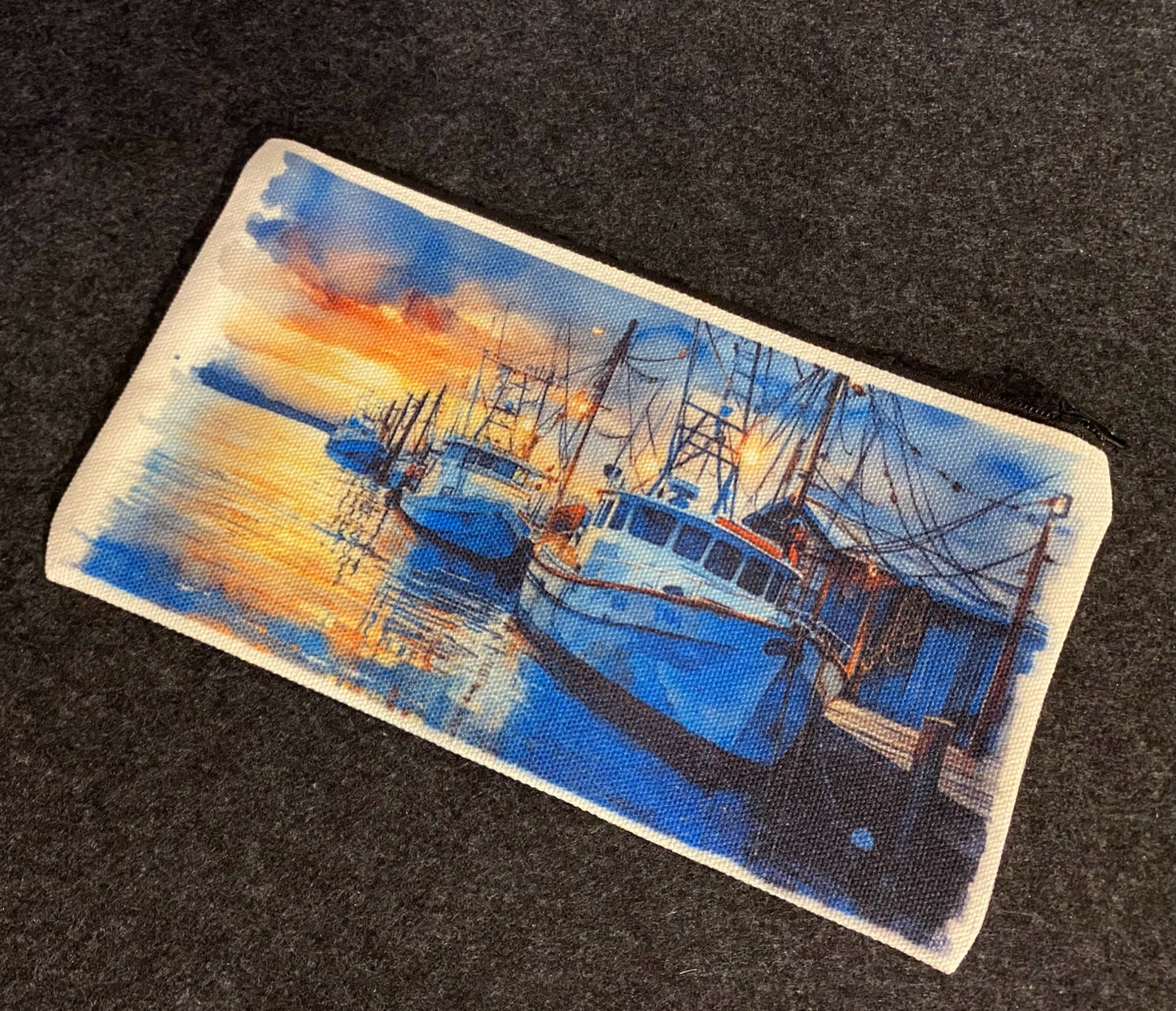 🌅 Kosmetiktasche „Fischerhafen“ – Maritime Tasche mit Booten im Abendlicht