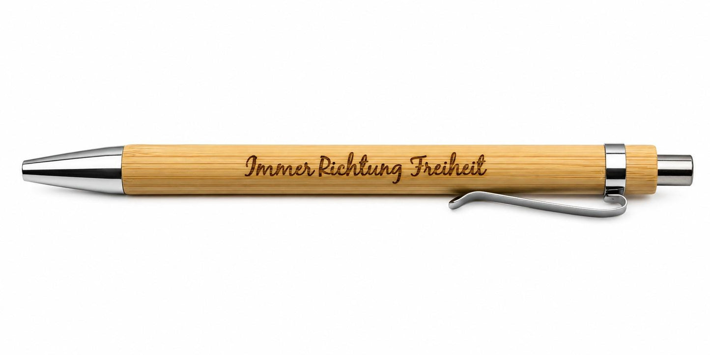 Gravierter Bambus Kugelschreiber mit Spruch – Camping Geschenk für Wohnmobil & Camper – personalisierter Holz Kugelschreiber