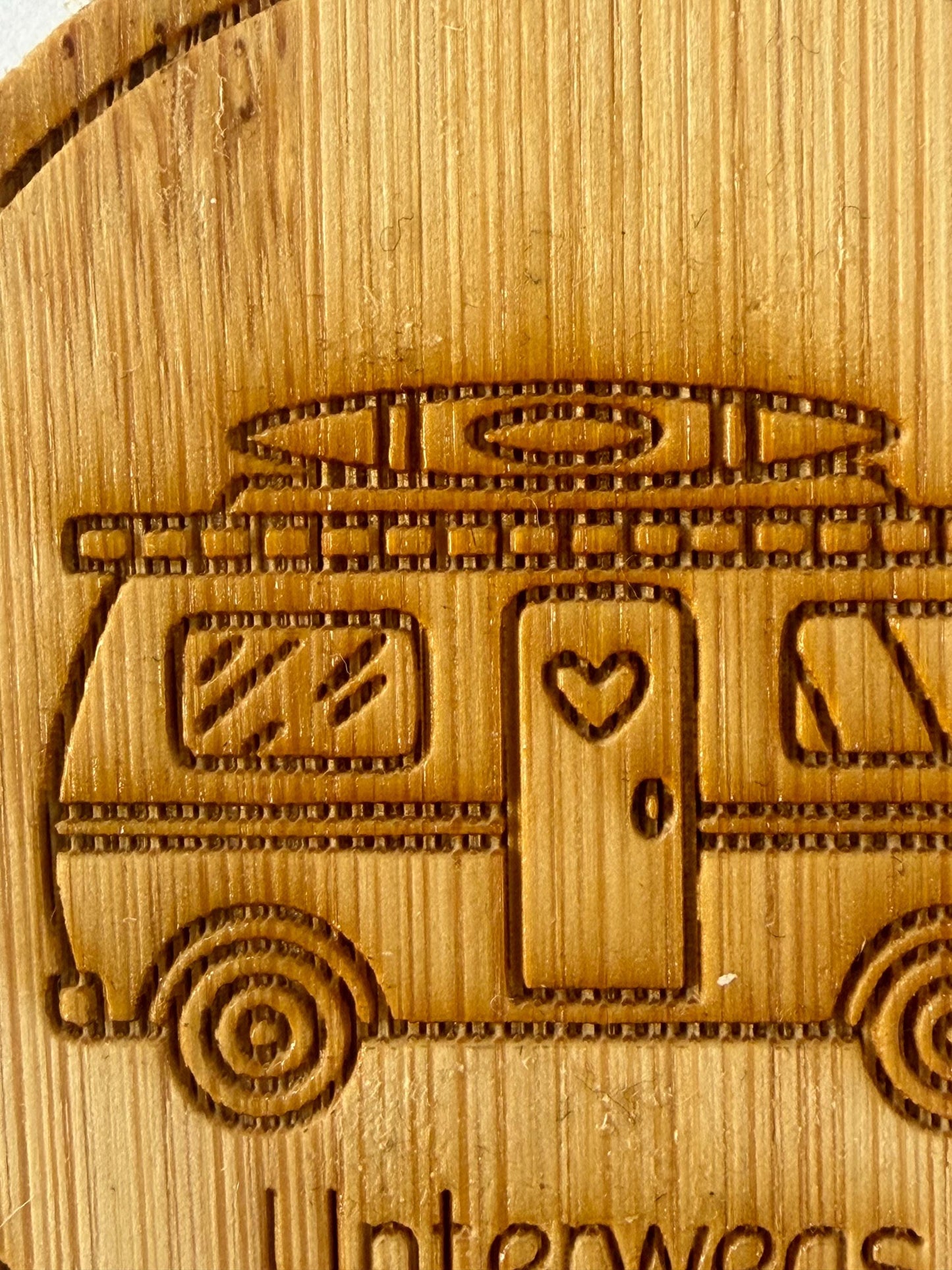 Magnetischer Flaschenöffner aus Bambus | Camper Geschenk | Wohnmobil Geschenk | Camping Flaschenöffner | Kühlschrank Magnet |